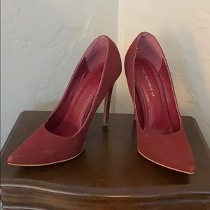 Maroon stilettos 👠